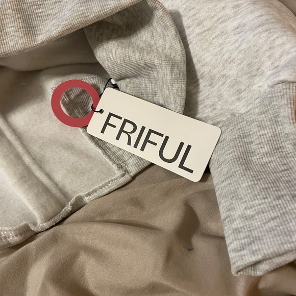 Sweatshirt - Picture 3 of 4